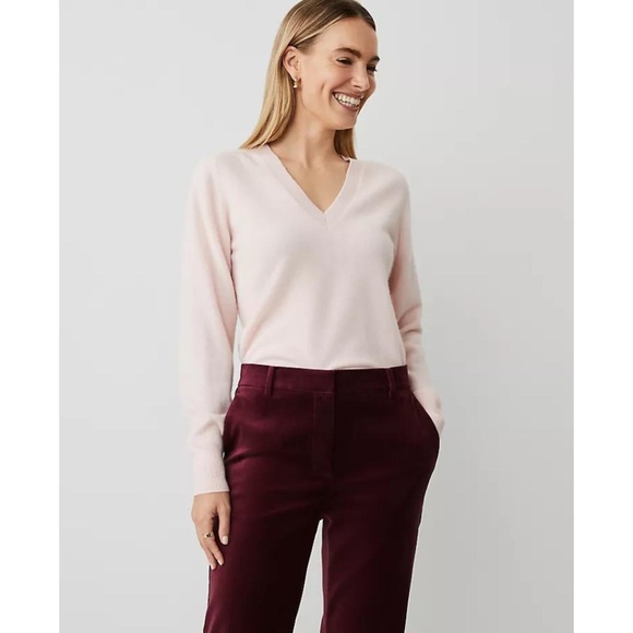 Ann Taylor Cashmere V-Neck Sweater NEW - Picture 1 of 7